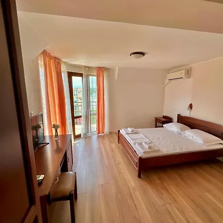 Victoria Aparthotel