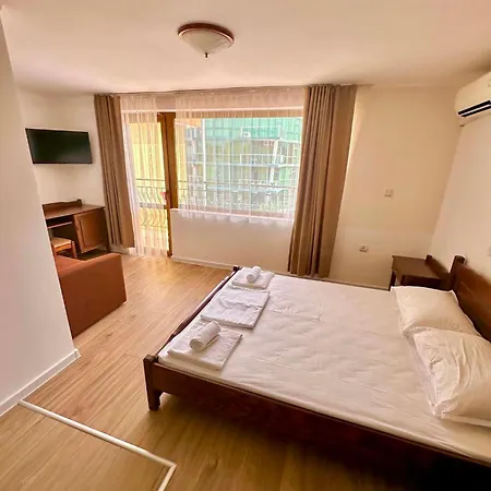 Victoria Aparthotel
