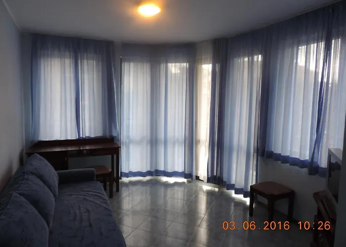 Victoria アパートホテル プリモルスコ