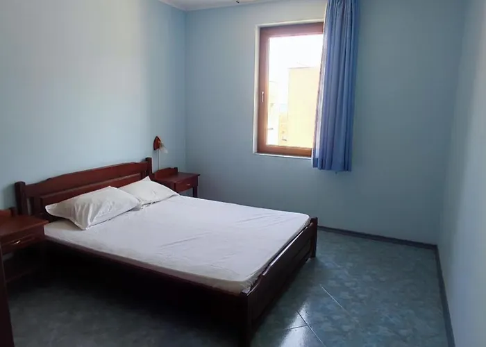 Victoria アパートホテル